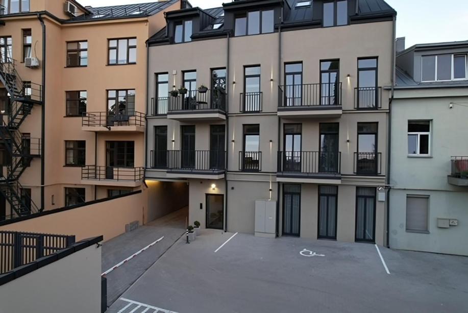 Old Town - Bajor Studios - Self Check-In And Parking Kaunas Extérieur photo